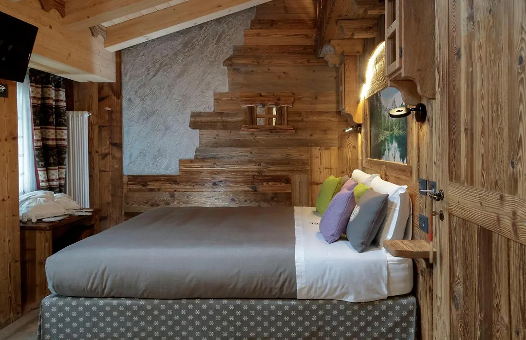 Francois Boutique Rooms - Matterhorn Retreat & Spa In Cervinia-1
